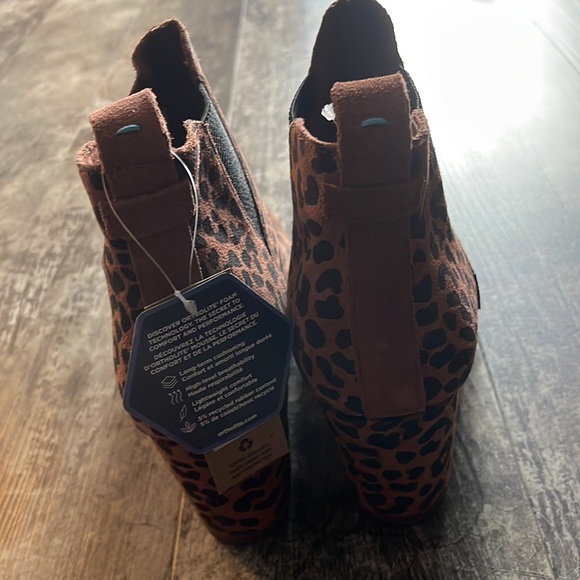 Toms Womens Kelsey Brown Suede Pull On Round Toe Chelsea Boots Shoes NWT - Picture 6 of 9